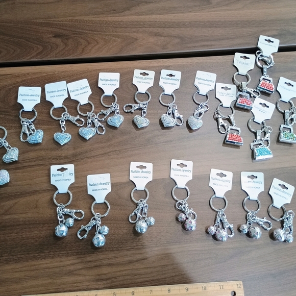 Fashion Jewelry Accessories - Lot Of 21 Silver and Rhinestone Key Rings